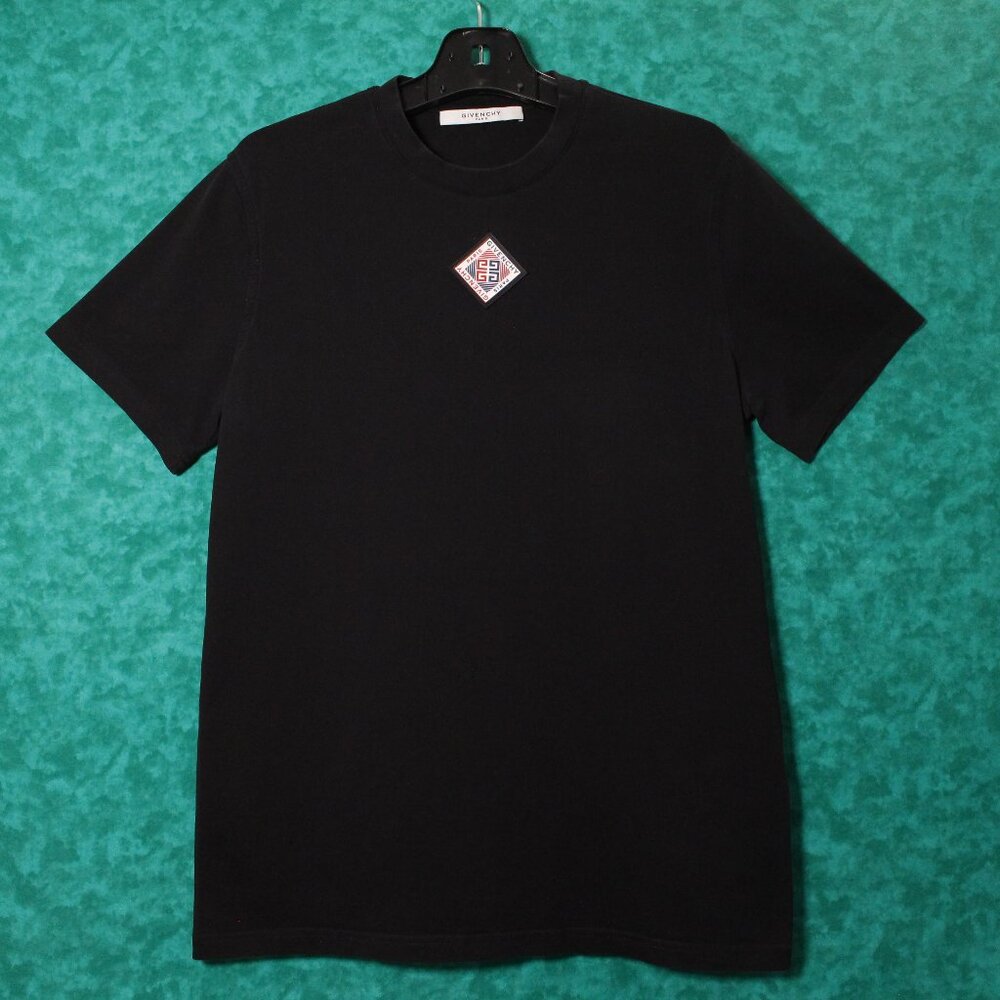 GIVENCHY Black "Plaque Chest Logo" Cotton Short Sleeve T-Shirt USED. SIZE Medium